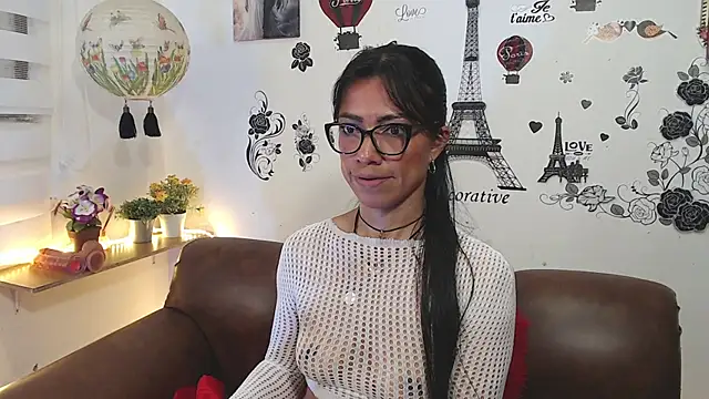 Snapshot of FernandaEloisa chatting on 03/14/25, 08:49 FernandaEloisa online show from 03/14/25, 08:49