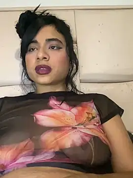 Snapshot of mysteriousgirl20 chatting on 03/07/25, 06:54 mysteriousgirl20 online show from 03/07/25, 06:54