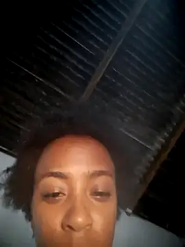 Snapshot of garota10 chatting on 09/24/25, 03:43 garota10 online show from 09/24/25, 03:43