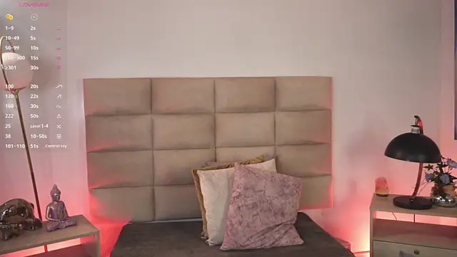 Snapshot of lexiee_grey_ chatting on 11/12/25, 11:43 lexiee grey online show from 11/12/25, 11:43