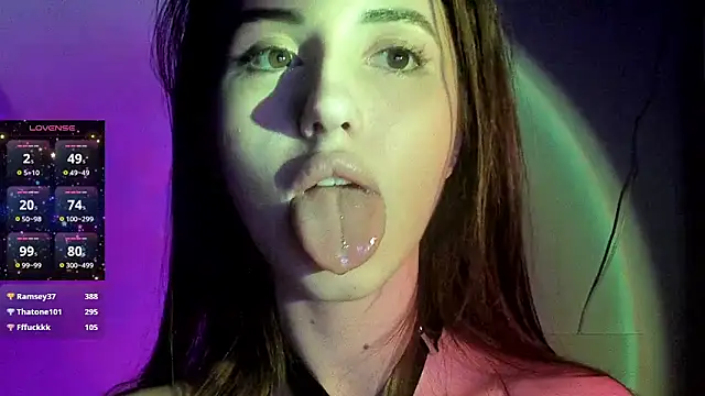 Snapshot of L1TWW chatting on 12/01/24, 04:29 L1TWW online show from 12/01/24, 04:29