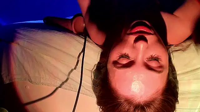 Snapshot of L1TWW chatting on 01/12/25, 03:17 L1TWW online show from 01/12/25, 03:17