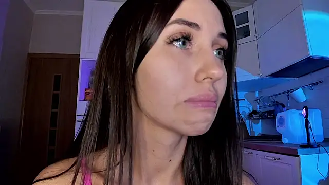 Snapshot of L1TWW chatting on 02/05/25, 12:53 L1TWW online show from 02/05/25, 12:53