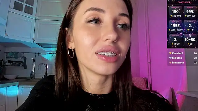 Snapshot of L1TWW chatting on 02/13/25, 11:58 L1TWW online show from 02/13/25, 11:58