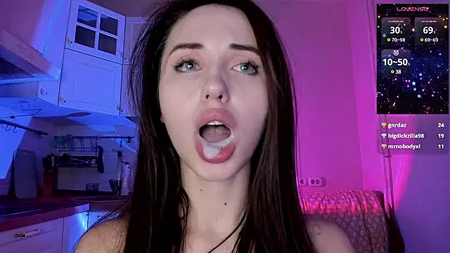 Snapshot of L1TWW chatting on 02/26/25, 08:22 L1TWW online show from 02/26/25, 08:22