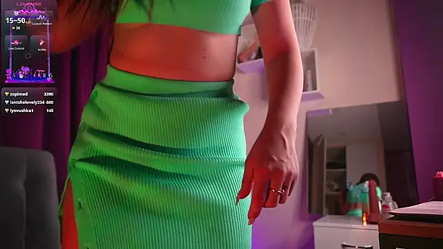 Snapshot of L1TWW chatting on 10/14/25, 08:53 L1TWW online show from 10/14/25, 08:53