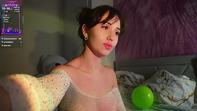 Snapshot of L1TWW chatting on 11/13/25, 10:19 L1TWW online show from 11/13/25, 10:19