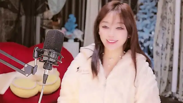 Snapshot of Missy_Nana21 chatting on 12/20/24, 03:53 Missy Nana21 online show from 12/20/24, 03:53