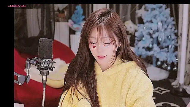 Snapshot of Missy_Nana21 chatting on 12/28/24, 04:20 Missy Nana21 online show from 12/28/24, 04:20