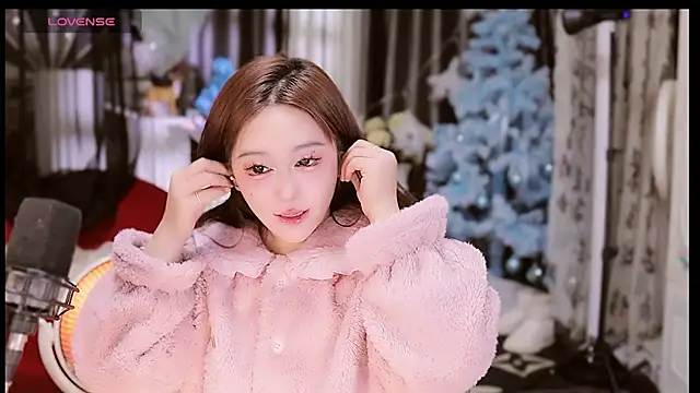 Snapshot of Missy_Nana21 chatting on 12/31/24, 04:14 Missy Nana21 online show from 12/31/24, 04:14