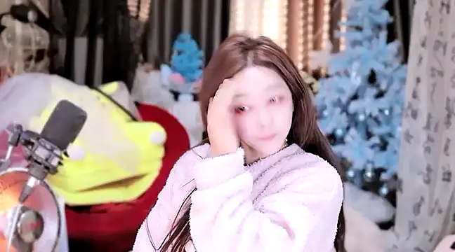 Snapshot of Missy_Nana21 chatting on 02/07/25, 04:35 Missy Nana21 online show from 02/07/25, 04:35