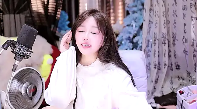 Snapshot of Missy_Nana21 chatting on 03/21/25, 07:24 Missy Nana21 online show from 03/21/25, 07:24