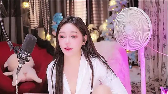 Snapshot of Missy_Nana21 chatting on 09/17/25, 03:24 Missy Nana21 online show from 09/17/25, 03:24