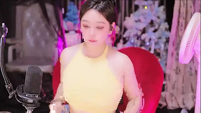 Snapshot of Missy_Nana21 chatting on 09/30/25, 01:38 Missy Nana21 online show from 09/30/25, 01:38