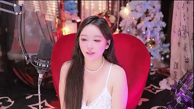 Snapshot of Missy_Nana21 chatting on 10/04/25, 03:54 Missy Nana21 online show from 10/04/25, 03:54