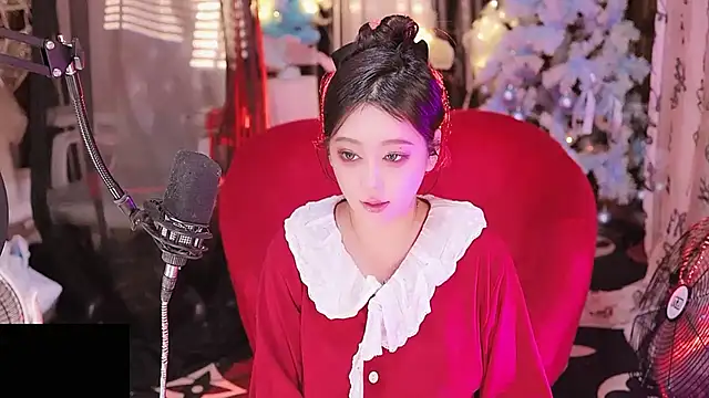 Snapshot of Missy_Nana21 chatting on 10/20/25, 04:18 Missy Nana21 online show from 10/20/25, 04:18