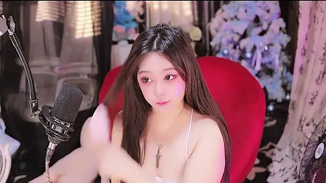 Snapshot of Missy_Nana21 chatting on 10/31/25, 04:19 Missy Nana21 online show from 10/31/25, 04:19