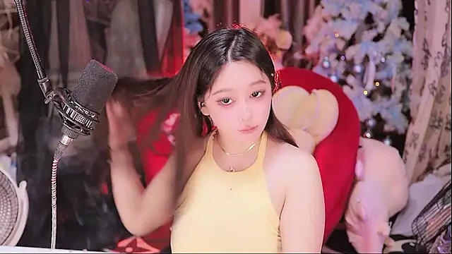 Snapshot of Missy_Nana21 chatting on 12/21/25, 04:25 Missy Nana21 online show from 12/21/25, 04:25