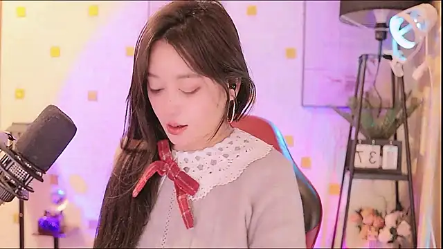 Snapshot of Missy_Nana21 chatting on 02/26/26, 03:33 Missy Nana21 online show from 02/26/26, 03:33