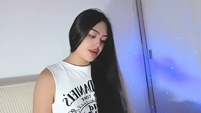 Sweet-Sophiee online show from 05/23/26, 02:28