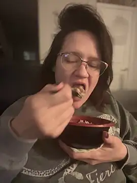 Snapshot of Kinkbitch25 chatting on 02/28/25, 03:26 Kinkbitch25 online show from 02/28/25, 03:26