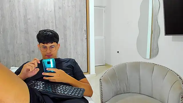 kittyandrick online show from 12/04/24, 07:17