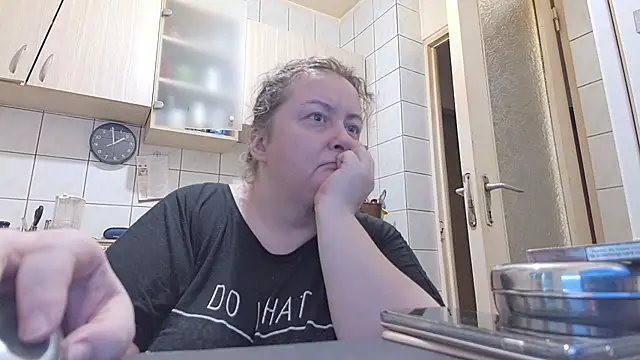 Snapshot of melissaBlessing chatting on 02/15/25, 10:00 melissaBlessing online show from 02/15/25, 10:00