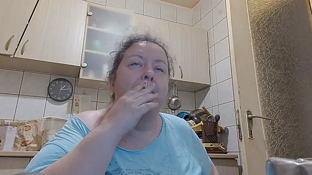 Snapshot of melissaBlessing chatting on 04/21/26, 10:12 melissaBlessing online show from 04/21/26, 10:12