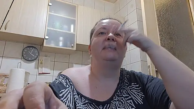Snapshot of melissaBlessing chatting on 04/27/26, 01:03 melissaBlessing online show from 04/27/26, 01:03