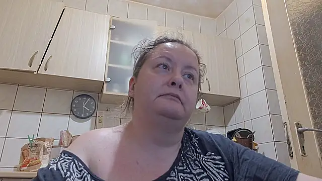 Snapshot of melissaBlessing chatting on 04/28/26, 01:04 melissaBlessing online show from 04/28/26, 01:04