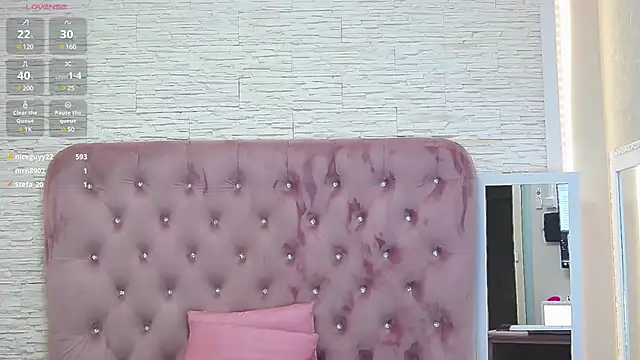 Snapshot of KikiSweet08 chatting on 02/28/25, 11:25 KikiSweet08 online show from 02/28/25, 11:25