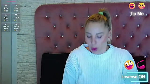 Snapshot of KikiSweet08 chatting on 11/26/25, 05:30 KikiSweet08 online show from 11/26/25, 05:30