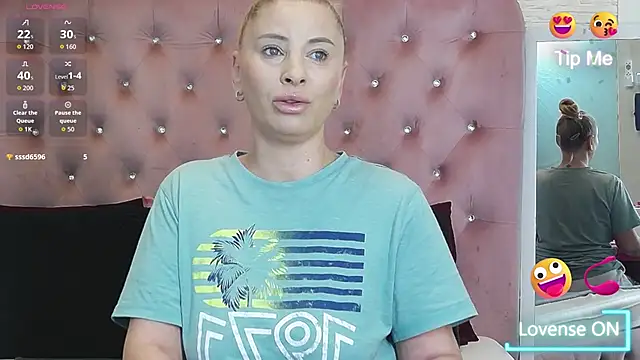 Snapshot of KikiSweet08 chatting on 01/12/26, 05:23 KikiSweet08 online show from 01/12/26, 05:23