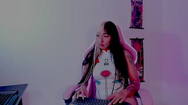 HollyHudsonn online show from 01/21/25, 12:04