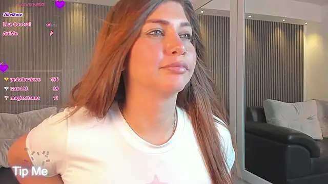 Snapshot of Laurent_Williams chatting on 01/14/25, 10:55 Laurent Williams online show from 01/14/25, 10:55