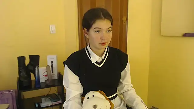 lilimini032 online show from 09/17/25, 07:26