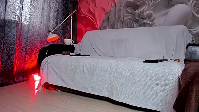 Snapshot of IrenePearcy chatting on 02/13/25, 08:38 IrenePearcy online show from 02/13/25, 08:38