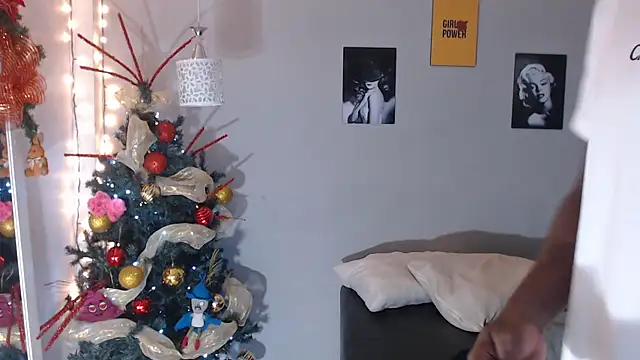 Snapshot of Kimandyuk chatting on 12/31/24, 02:19 Kimandyuk online show from 12/31/24, 02:19