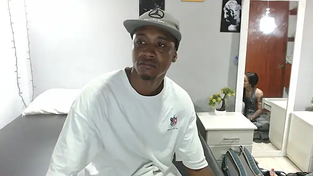 Snapshot of Kimandyuk chatting on 01/07/25, 07:28 Kimandyuk online show from 01/07/25, 07:28