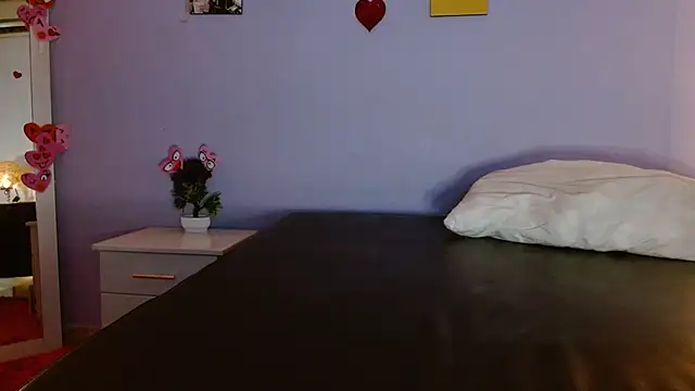 Snapshot of Kimandyuk chatting on 02/14/25, 08:26 Kimandyuk online show from 02/14/25, 08:26