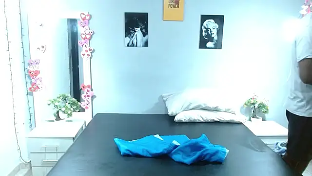 Snapshot of Kimandyuk chatting on 03/11/25, 01:37 Kimandyuk online show from 03/11/25, 01:37