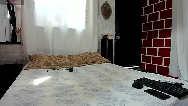 Snapshot of Kimandyuk chatting on 11/18/25, 07:18 Kimandyuk online show from 11/18/25, 07:18