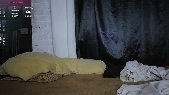 Snapshot of Kimandyuk chatting on 12/14/25, 02:06 Kimandyuk online show from 12/14/25, 02:06