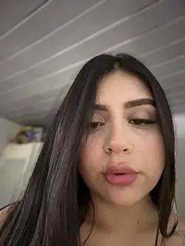 Snapshot of iam_ali1 chatting on 12/04/25, 04:33 iam ali1 online show from 12/04/25, 04:33