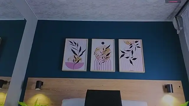 GabyPetit online show from 09/22/25, 08:00