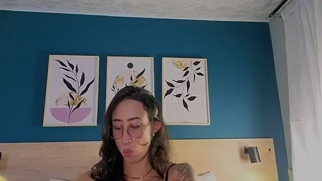 GabyPetit online show from 10/29/25, 07:59