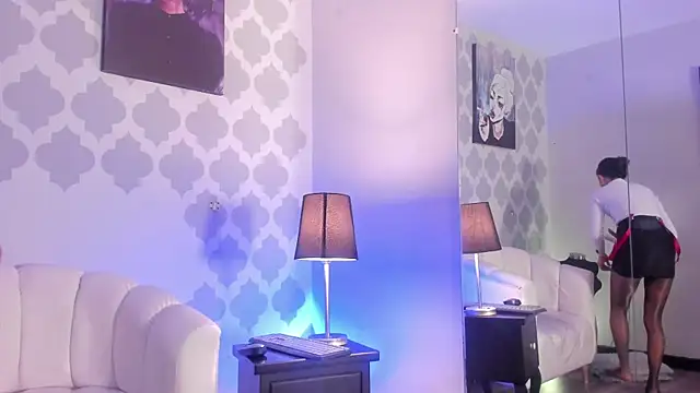 Snapshot of GabyPetit chatting on 05/08/26, 11:59 GabyPetit online show from 05/08/26, 11:59