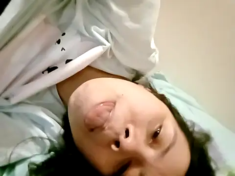 Snapshot of doggiepossession chatting on 03/18/25, 06:57 doggiepossession online show from 03/18/25, 06:57