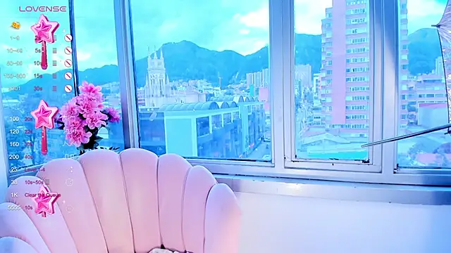 Snapshot of Megan_Lim chatting on 12/23/24, 10:32 Megan Lim online show from 12/23/24, 10:32