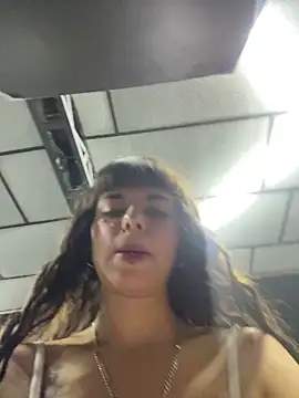 Snapshot of VioletaSubmissive chatting on 12/13/25, 07:53 VioletaSubmissive online show from 12/13/25, 07:53